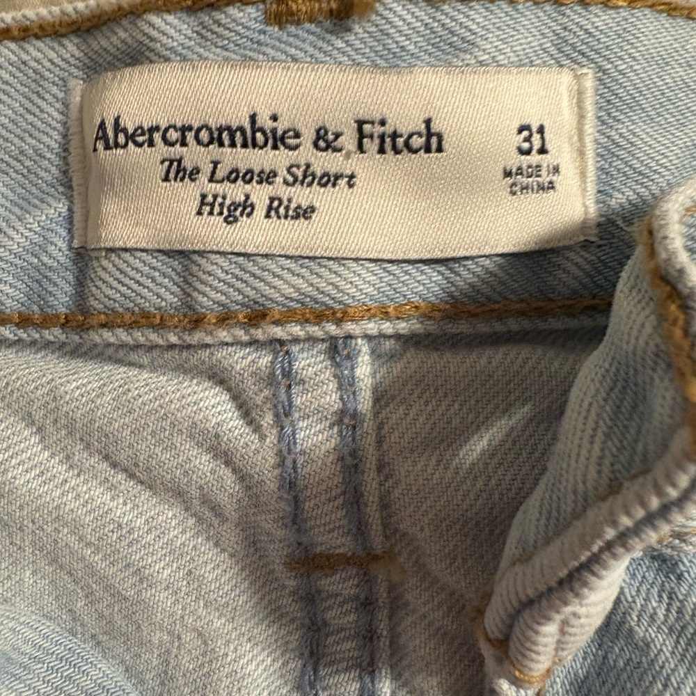 Abercrombie & Fitch High Rise Dad Short - Picture 3 of 3